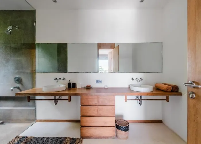 Balangan Nakar Villa *