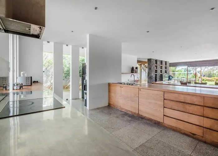 Balangan Nakar Villa *