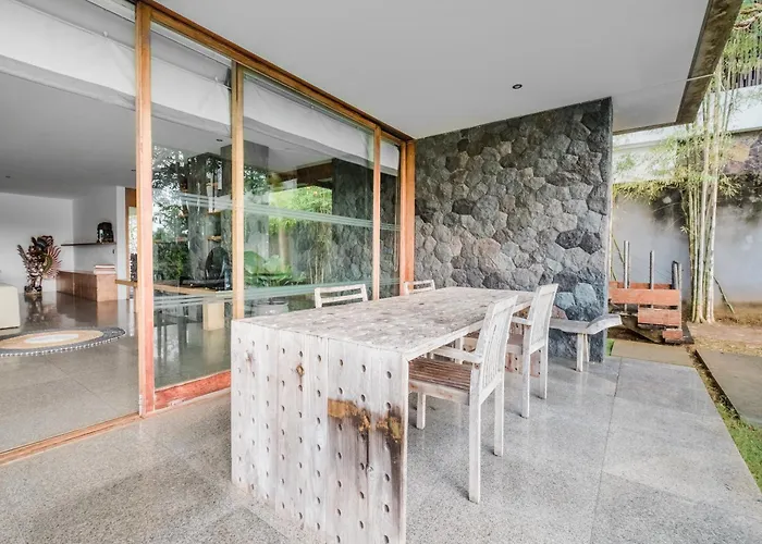 Balangan Nakar Villa Jimbaran